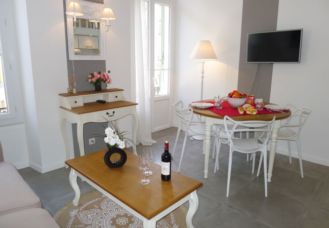LIVING - DINING ROOM LIVING - DINING ROOM