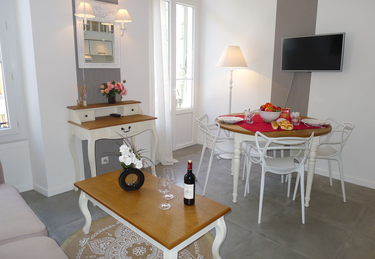 LIVING - DINING ROOM LIVING - DINING ROOM