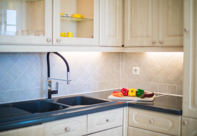KITCHEN KITCHEN