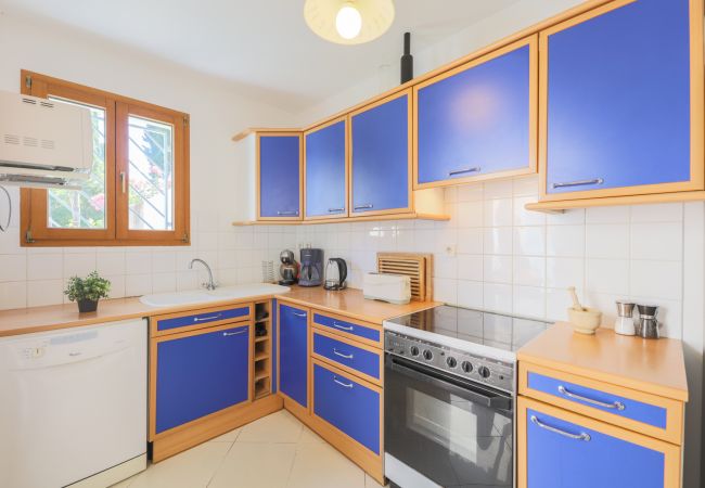 KITCHEN KITCHEN