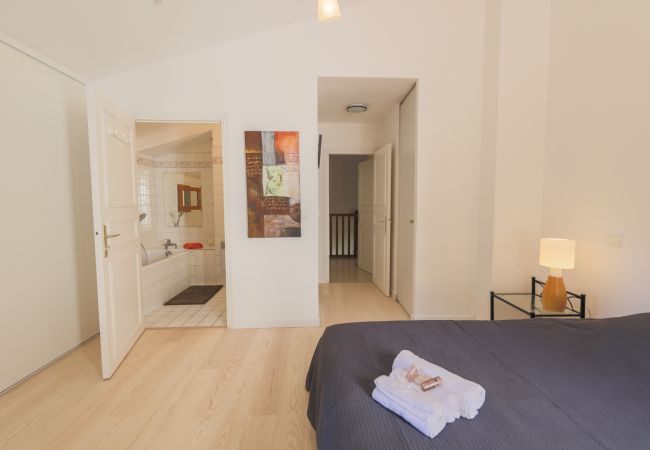 BEDROOM 2 BEDROOM 2