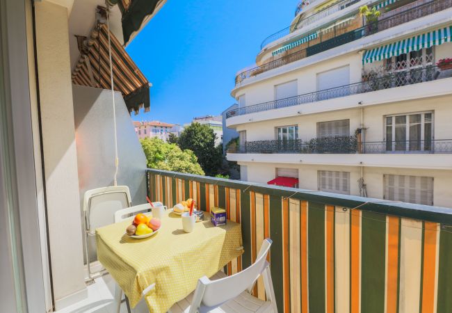 BALCONY BALCONY