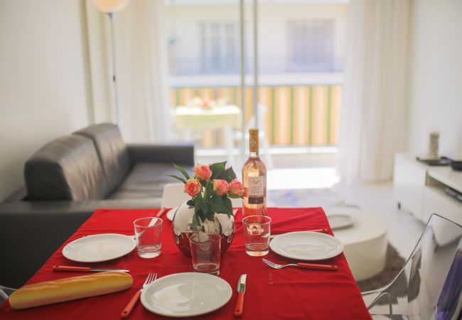THE STAY / MEAL CORNER THE STAY / MEAL CORNER