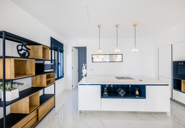 KITCHEN KITCHEN