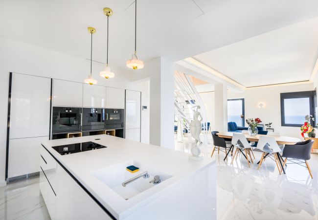 KITCHEN KITCHEN