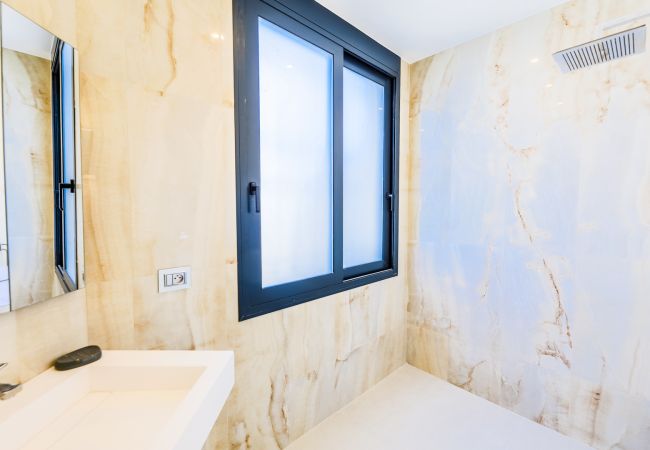 BATHROOM BATHROOM