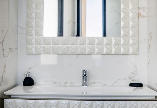 BATHROOM BATHROOM