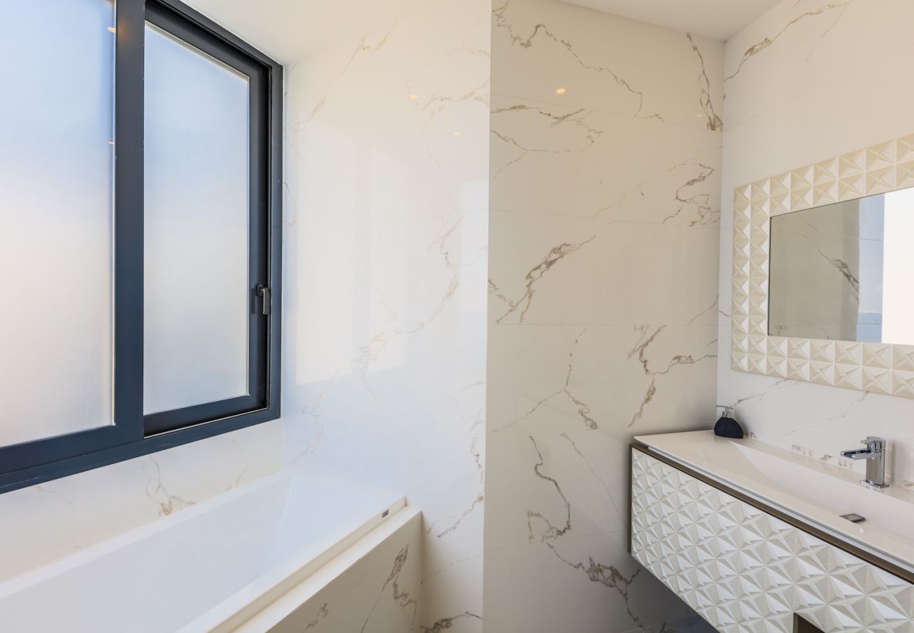 BATHROOM BATHROOM