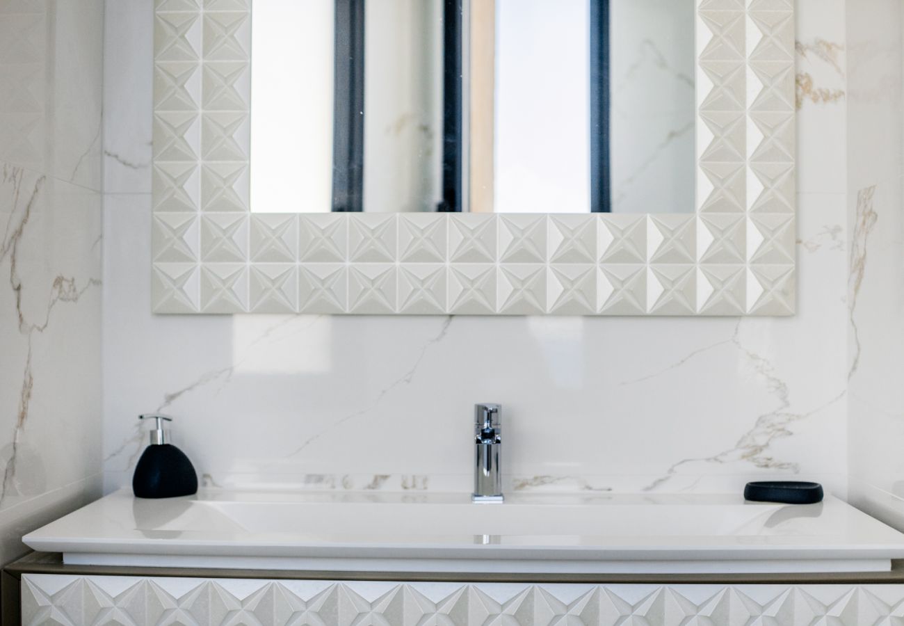 BATHROOM BATHROOM