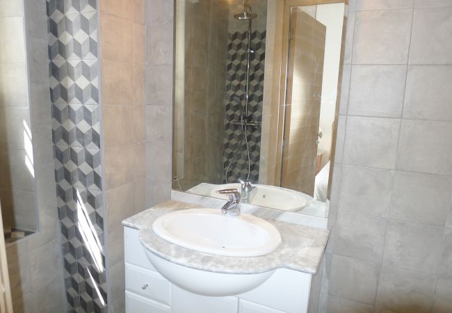 BATHROOM BATHROOM