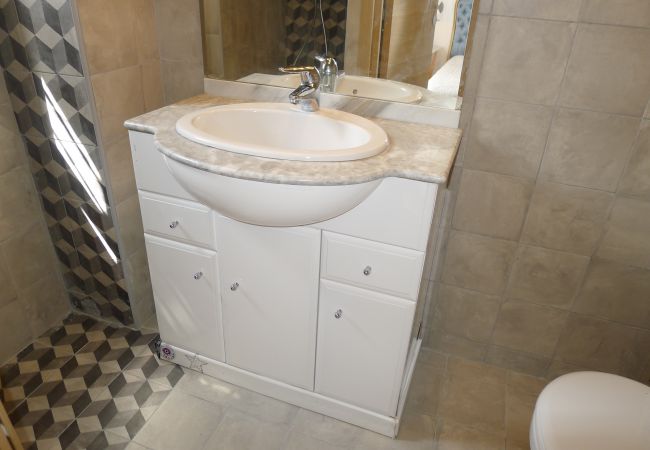 BATHROOM BATHROOM