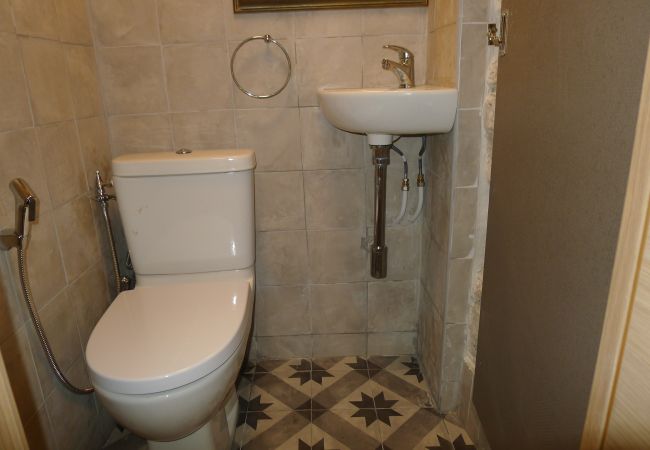 WC WC