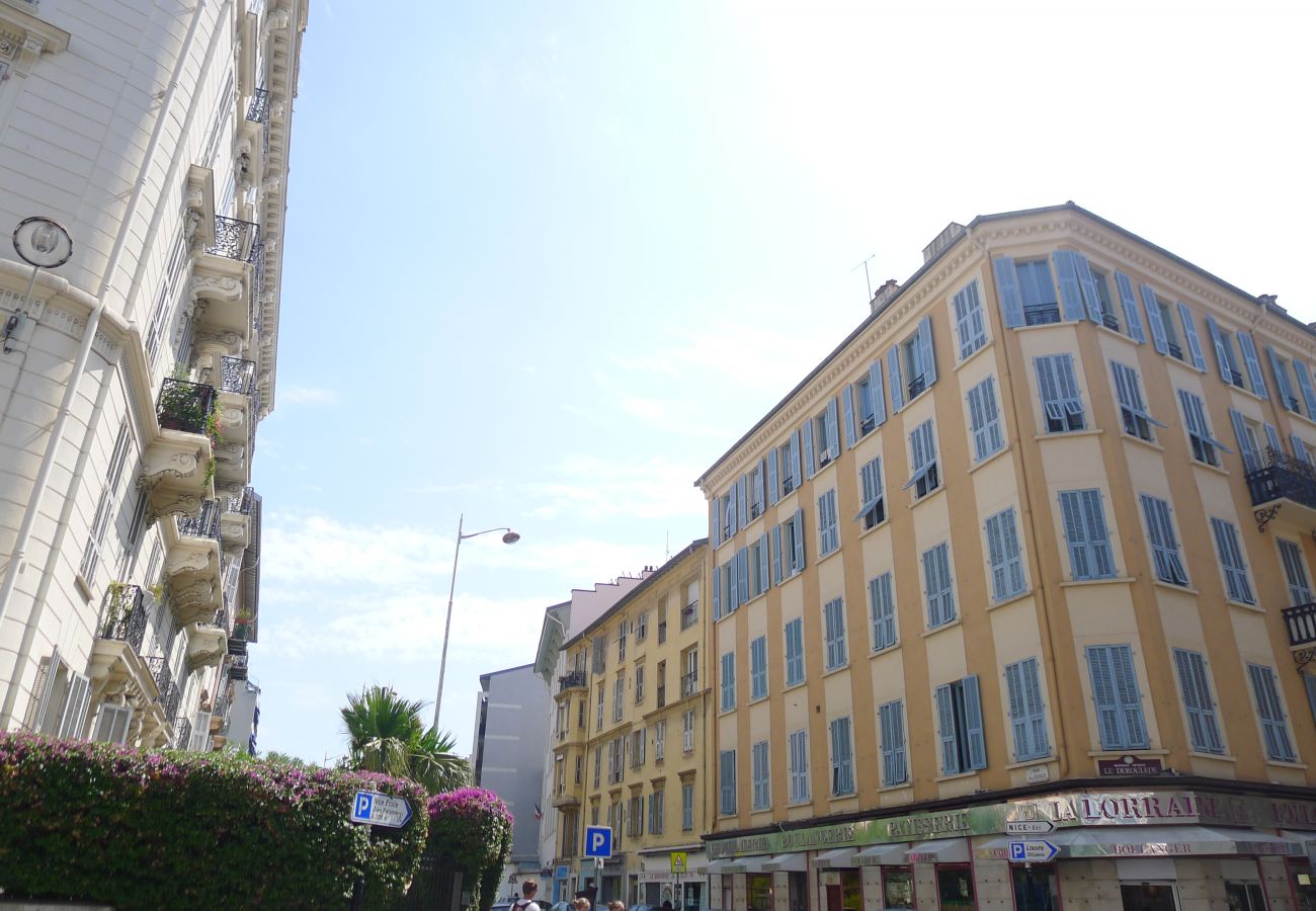 BUILDING BUILDING