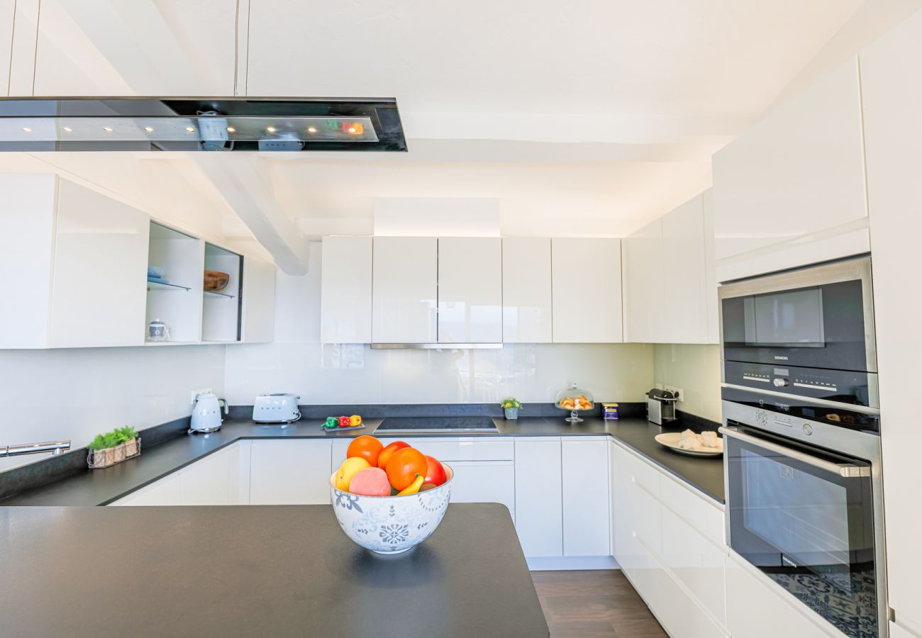 KITCHEN KITCHEN