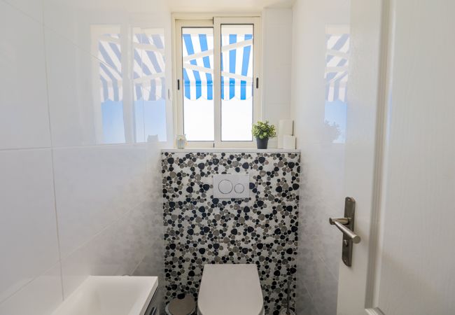 WC WC