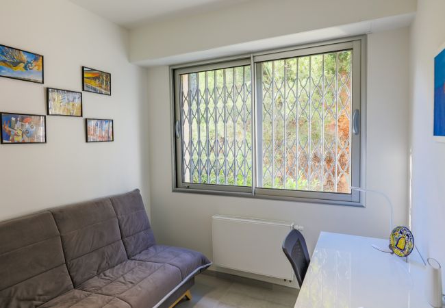 BEDROOM 4 / OFFICE BEDROOM 4 / OFFICE