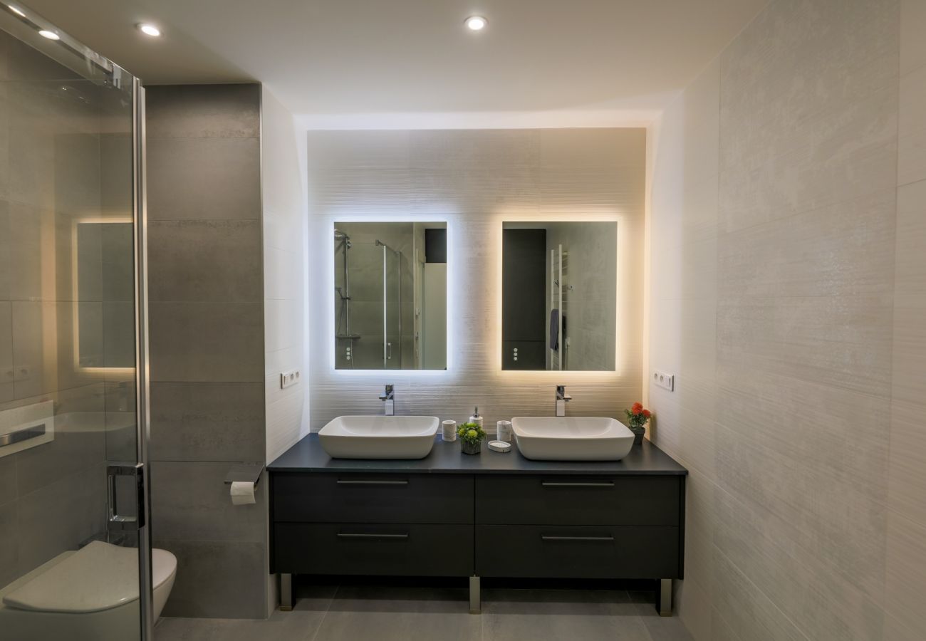 BATHROOM BATHROOM