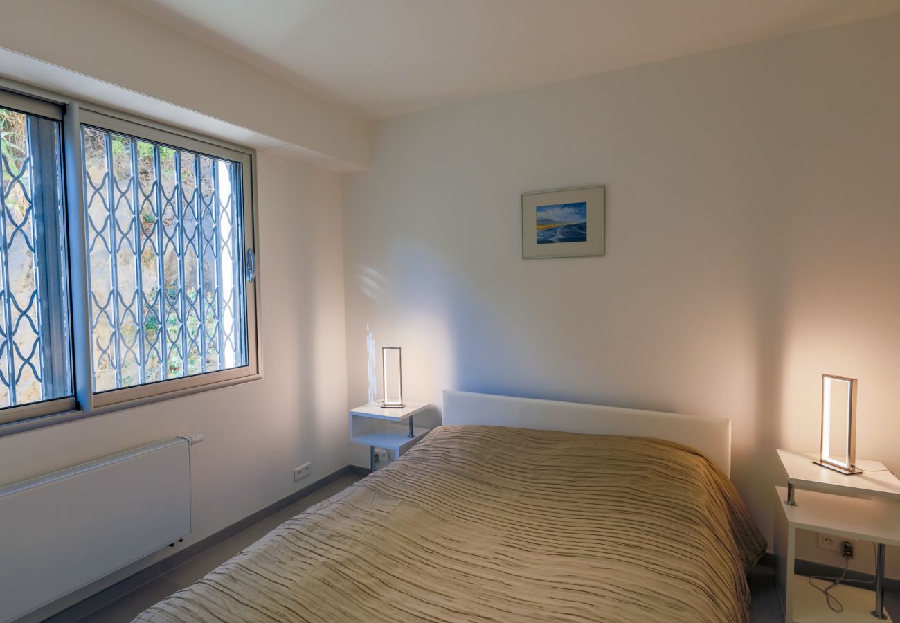 BEDROOM 3 BEDROOM 3