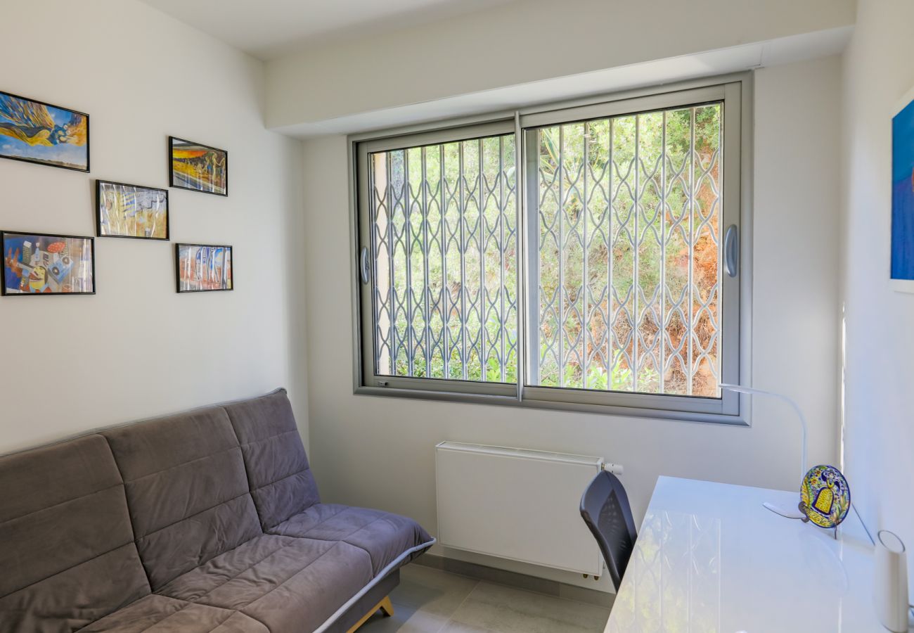 BEDROOM 4 / OFFICE BEDROOM 4 / OFFICE