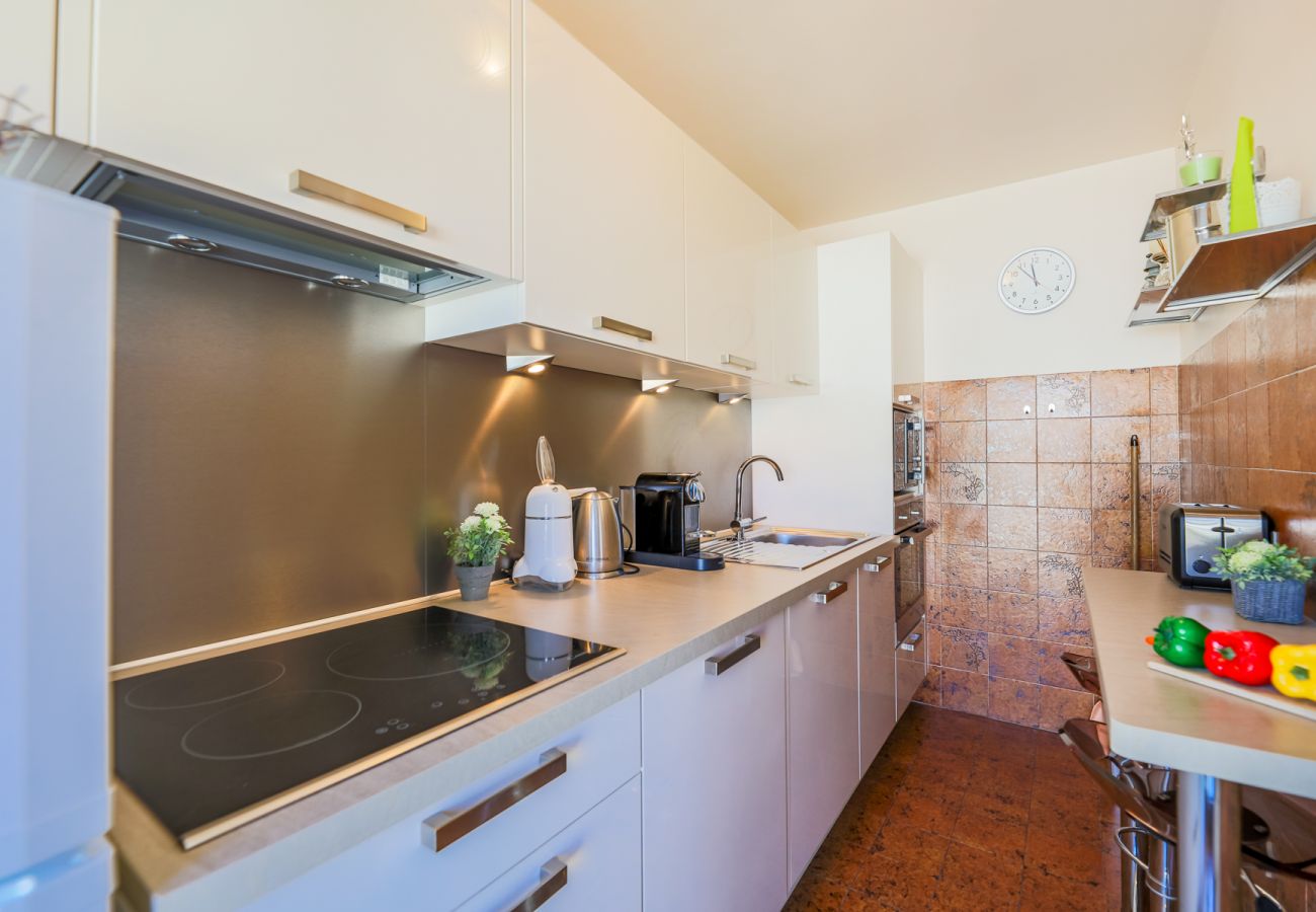 Fully equipped kitchen Beautiful kitchen opening onto the terrace