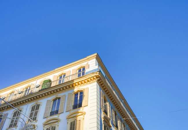 Апартаменты на Nice -  NICE ETOILE, Grand appartement calme, lumineux, climatisé, proche du centre by RIVIERA HOLIDAY HOMES  Апартаменты на Nice -  NICE ETOILE, Grand appartement calme, lumineux, climatisé, proche du centre by RIVIERA HOLIDAY HOMES