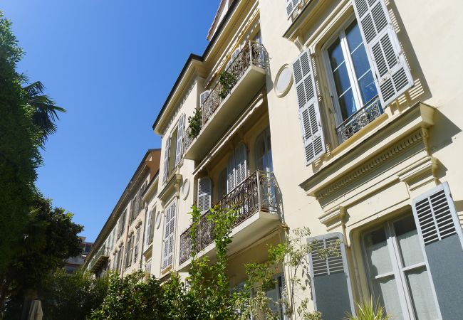 Апартаменты на Ницца / Nice - Appartement Via Italia avec terrasse dans le centre ville by Riviera Holiday Homes