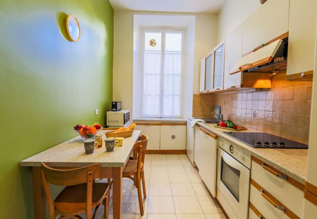 Апартаменты на Nice - Appartement Via Italia avec terrasse dans le centre ville by Riviera Holiday Homes Апартаменты на Nice - Appartement Via Italia avec terrasse dans le centre ville by Riviera Holiday Homes
