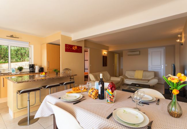 Апартаменты на Villefranche-sur-Mer - LA MALMAISON , Avec Terrasse vue sur mer by RIVIERA HOLIDAY HOMES Апартаменты на Villefranche-sur-Mer - LA MALMAISON , Avec Terrasse vue sur mer by RIVIERA HOLIDAY HOMES
