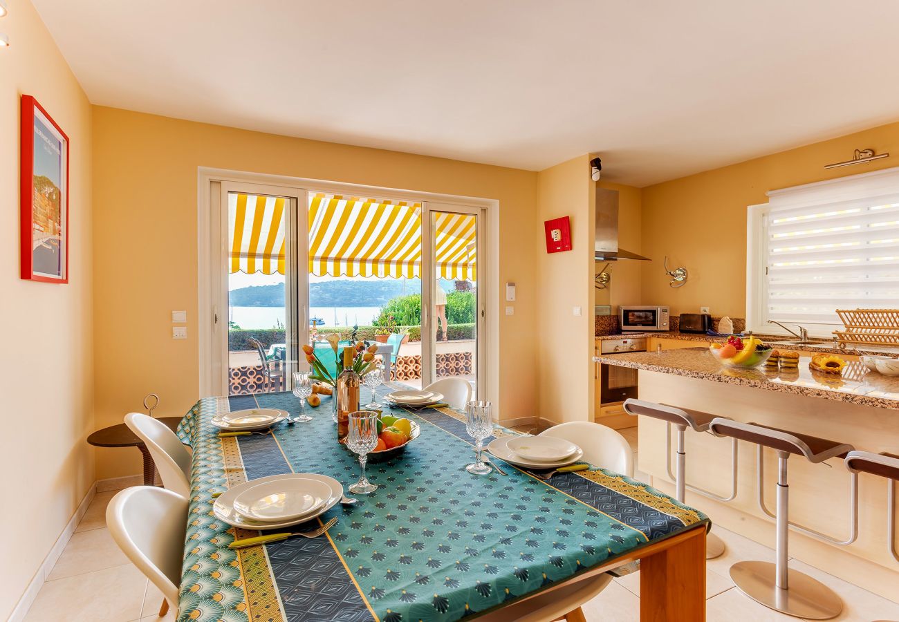 Апартаменты на Вильфранш-сюр-Мер - LA MALMAISON , Avec Terrasse vue sur mer by RIVIERA HOLIDAY HOMES