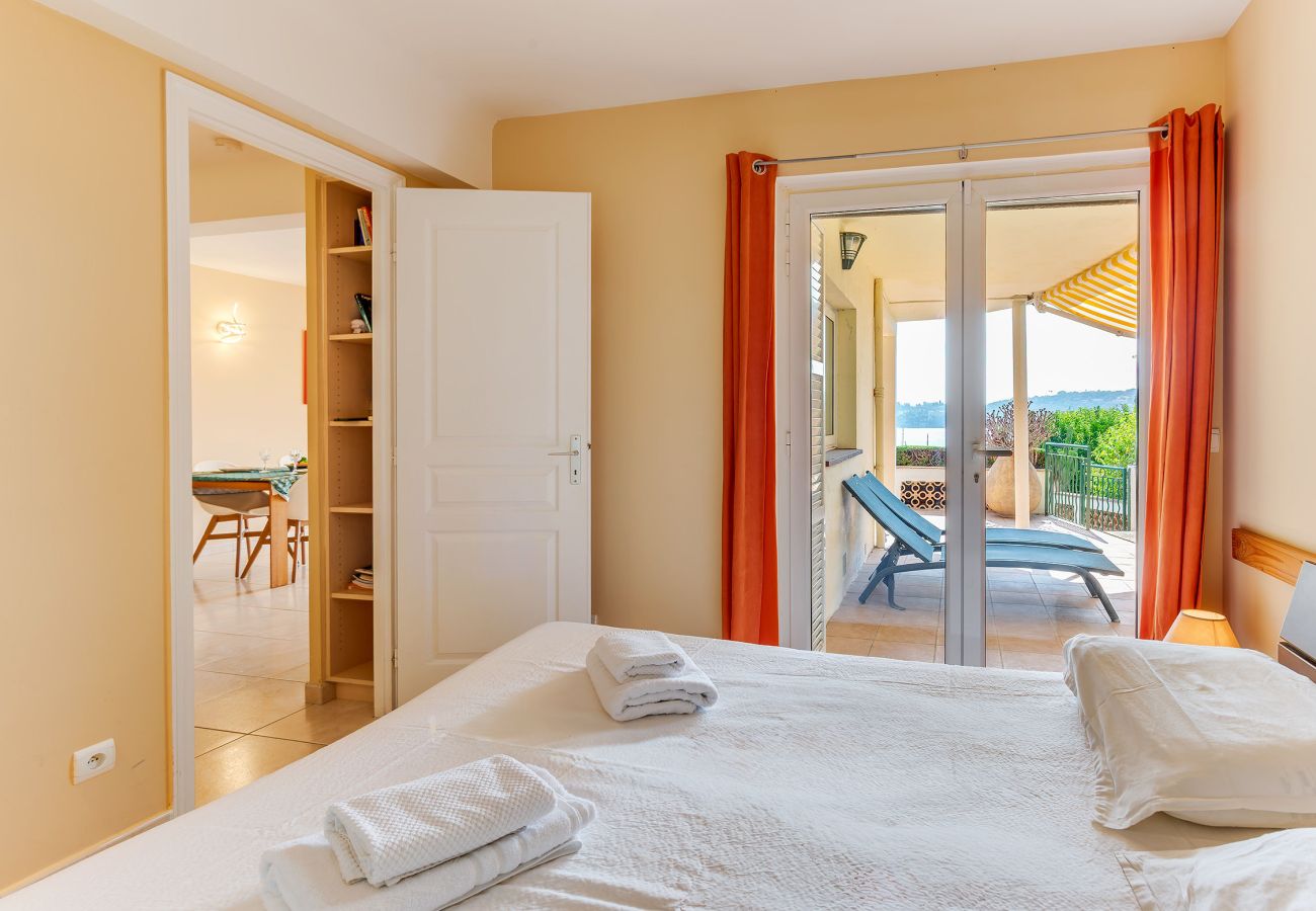 Апартаменты на Вильфранш-сюр-Мер - LA MALMAISON , Avec Terrasse vue sur mer by RIVIERA HOLIDAY HOMES