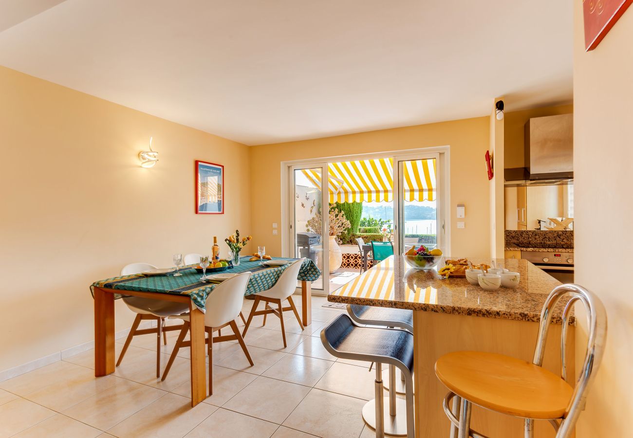 Апартаменты на Вильфранш-сюр-Мер - LA MALMAISON , Avec Terrasse vue sur mer by RIVIERA HOLIDAY HOMES