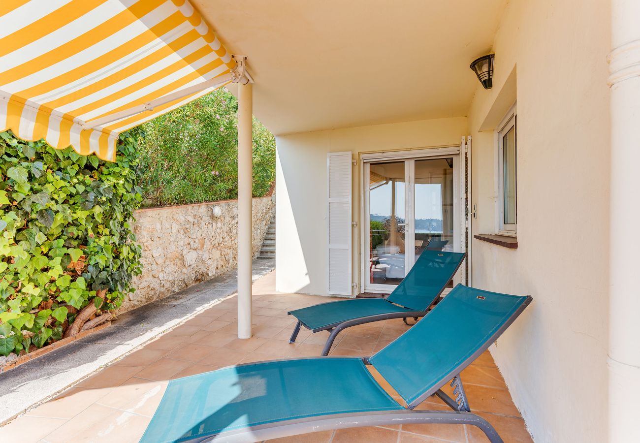 Апартаменты на Вильфранш-сюр-Мер - LA MALMAISON , Avec Terrasse vue sur mer by RIVIERA HOLIDAY HOMES