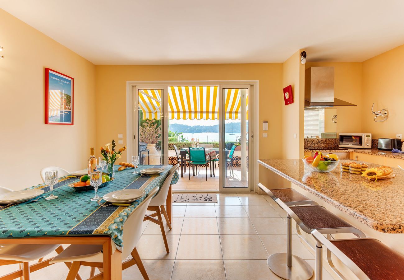 Апартаменты на Вильфранш-сюр-Мер - LA MALMAISON , Avec Terrasse vue sur mer by RIVIERA HOLIDAY HOMES