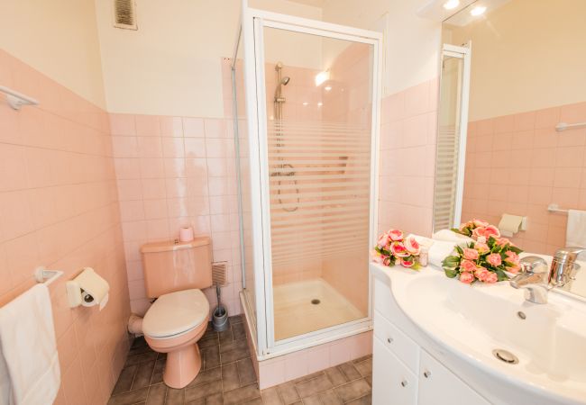 Апартаменты на Villefranche-sur-Mer - LE CALIFORNIA, Magnifique appartement, terrasse avec piscine, vue sur mer  by RIVIERA HOLIDAY HOMES Апартаменты на Villefranche-sur-Mer - LE CALIFORNIA, Magnifique appartement, terrasse avec piscine, vue sur mer  by RIVIERA HOLIDAY HOMES