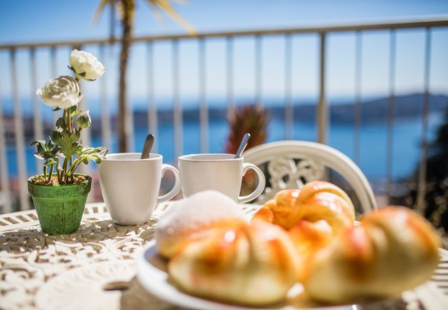 Апартаменты на Villefranche-sur-Mer - LE CALIFORNIA, Magnifique appartement, terrasse avec piscine, vue sur mer  by RIVIERA HOLIDAY HOMES Апартаменты на Villefranche-sur-Mer - LE CALIFORNIA, Magnifique appartement, terrasse avec piscine, vue sur mer  by RIVIERA HOLIDAY HOMES