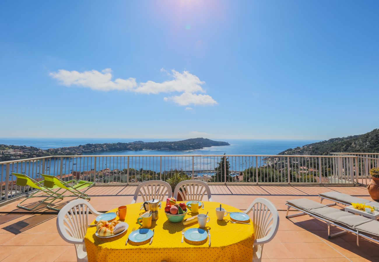 Апартаменты на Вильфранш-сюр-Мер - LE CALIFORNIA, Magnifique appartement, terrasse avec piscine, vue sur mer  by RIVIERA HOLIDAY HOMES