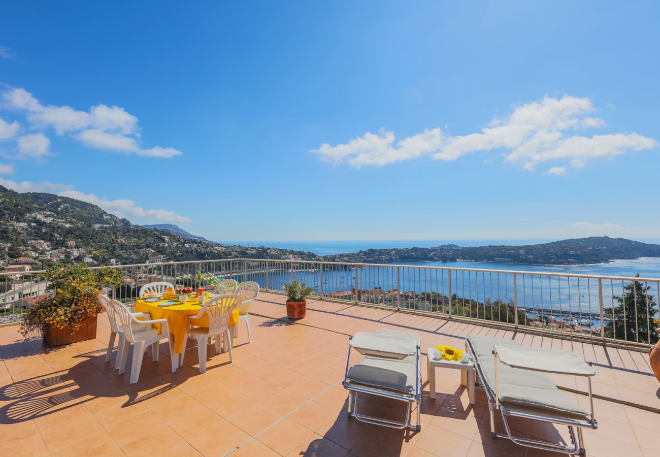 Апартаменты на Вильфранш-сюр-Мер - LE CALIFORNIA, Magnifique appartement, terrasse avec piscine, vue sur mer  by RIVIERA HOLIDAY HOMES