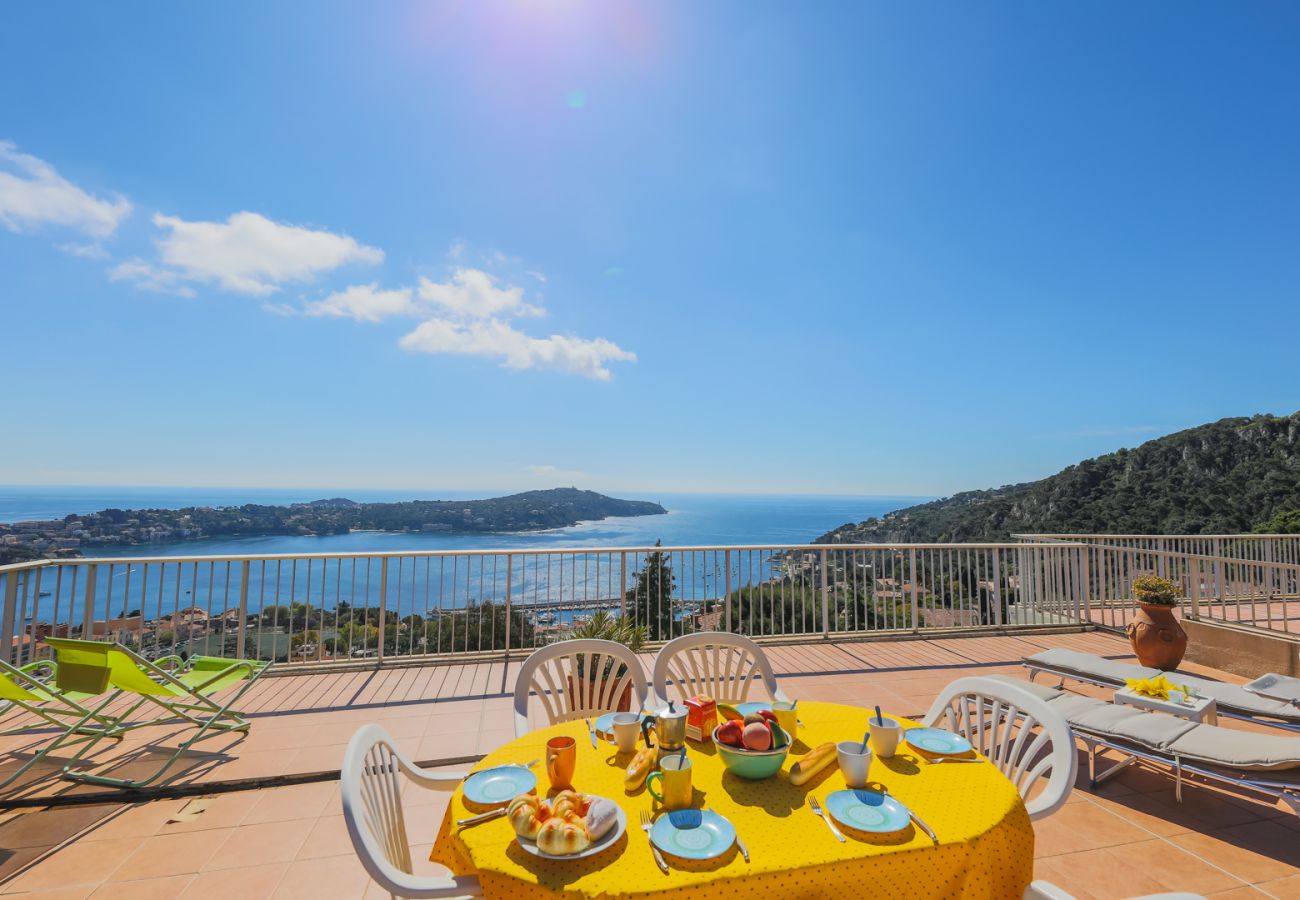 Апартаменты на Вильфранш-сюр-Мер - LE CALIFORNIA, Magnifique appartement, terrasse avec piscine, vue sur mer  by RIVIERA HOLIDAY HOMES