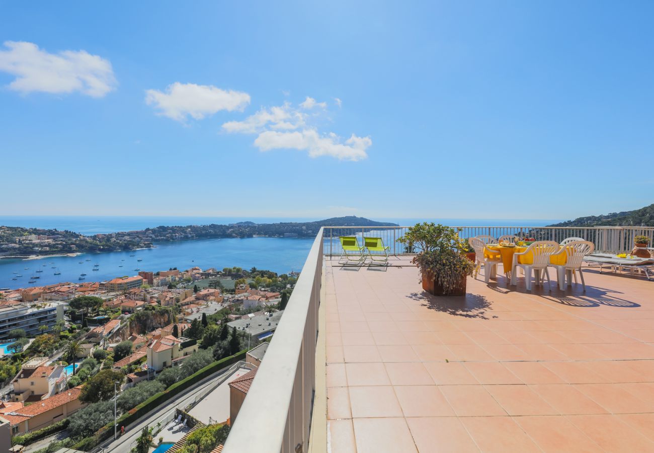 Апартаменты на Вильфранш-сюр-Мер - LE CALIFORNIA, Magnifique appartement, terrasse avec piscine, vue sur mer  by RIVIERA HOLIDAY HOMES