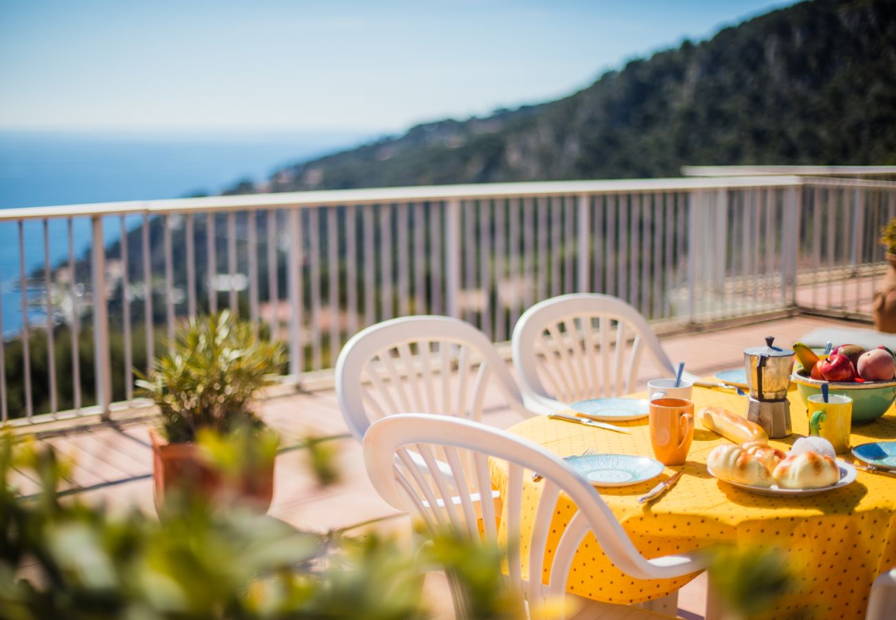 Апартаменты на Вильфранш-сюр-Мер - LE CALIFORNIA, Magnifique appartement, terrasse avec piscine, vue sur mer  by RIVIERA HOLIDAY HOMES