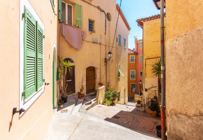 Квартира-студия на Villefranche-sur-Mer - LE BELVEDERE ,Très bel appartement avec sa terrasse, vue Mer by RIVIERA HOLIDAY HOMES Квартира-студия на Villefranche-sur-Mer - LE BELVEDERE ,Très bel appartement avec sa terrasse, vue Mer by RIVIERA HOLIDAY HOMES