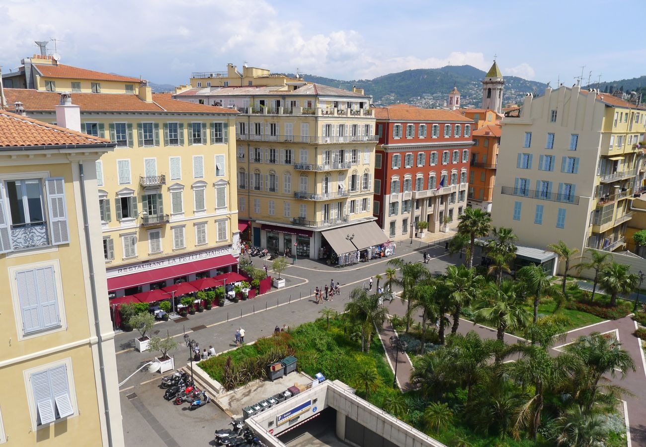 Апартаменты на Ницца / Nice - AU BEAU RIVAGE , Bord de mer avec terrasse by RIVIERA HOLIDAY HOMES