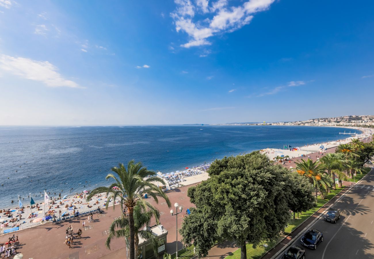 Апартаменты на Ницца / Nice - AU BEAU RIVAGE , Bord de mer avec terrasse by RIVIERA HOLIDAY HOMES