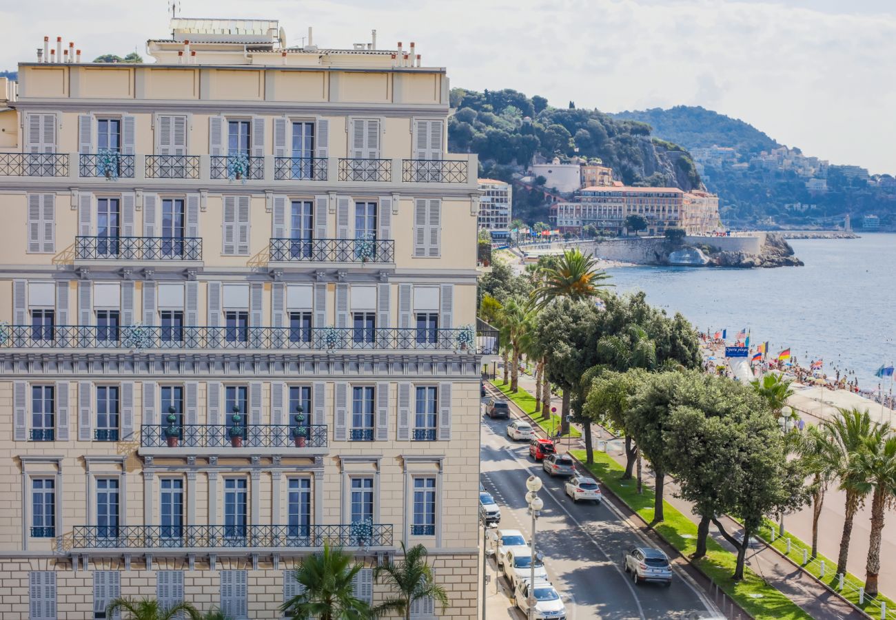 Апартаменты на Ницца / Nice - AU BEAU RIVAGE , Bord de mer avec terrasse by RIVIERA HOLIDAY HOMES