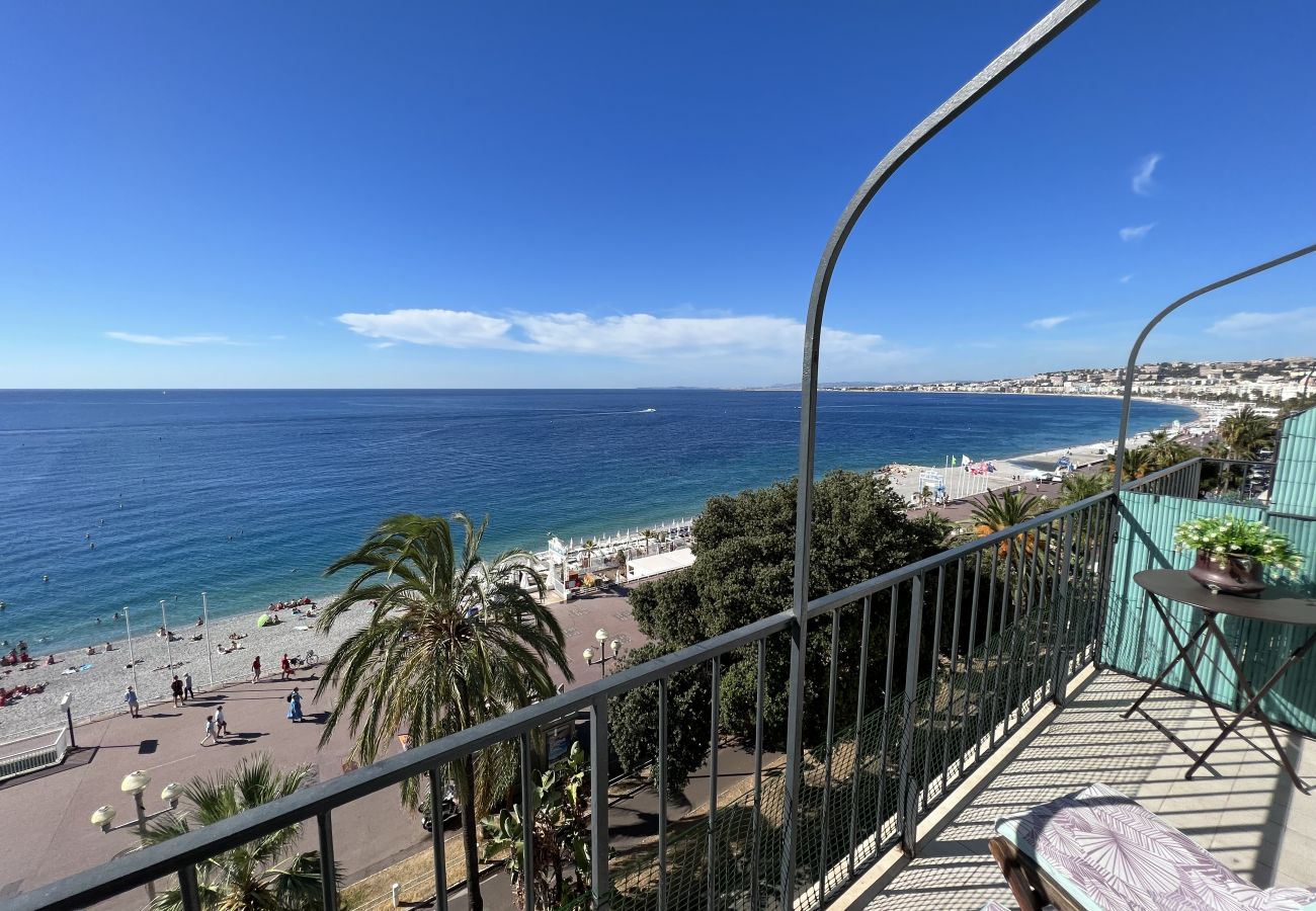 Апартаменты на Ницца / Nice - AU BEAU RIVAGE , Bord de mer avec terrasse by RIVIERA HOLIDAY HOMES