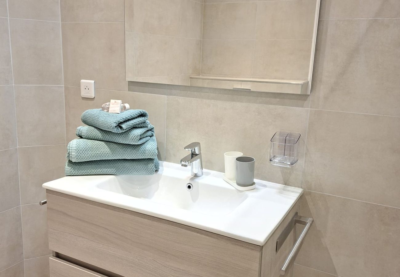 Квартира-студия на Вильфранш-сюр-Мер - LE CAP II , Appartement  terrasse avec magnifique Vue Mer, proche centre by RIVIERA HOLIDAY HOMES