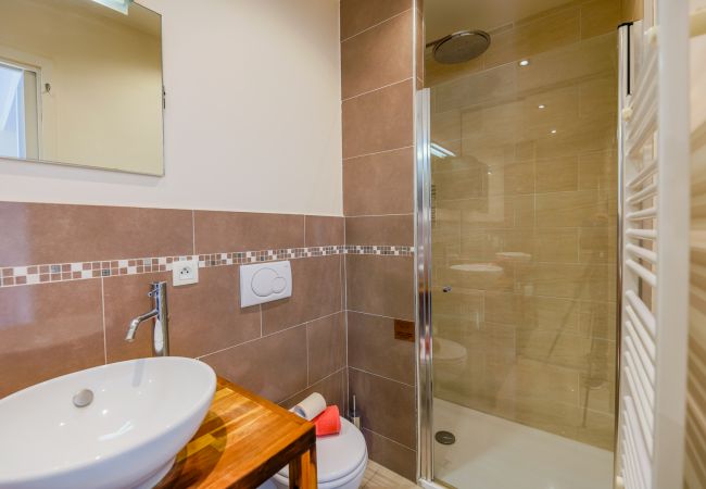 Апартаменты на Nice -  VILLA DUBOUCHAGE,  Proche du centre  by RIVIERA HOLIDAY HOMES  Апартаменты на Nice -  VILLA DUBOUCHAGE,  Proche du centre  by RIVIERA HOLIDAY HOMES