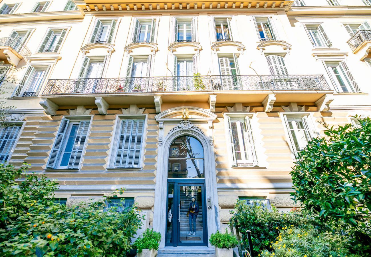 Апартаменты на Ницца / Nice -  VILLA DUBOUCHAGE,  Proche du centre  by RIVIERA HOLIDAY HOMES 