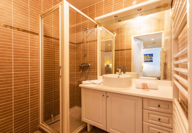 Апартаменты на Nice -  PALAIS LIBERTE,  Appartement avec terrasse, proche plage  by RIVIERA HOLIDAY HOMES  Апартаменты на Nice -  PALAIS LIBERTE,  Appartement avec terrasse, proche plage  by RIVIERA HOLIDAY HOMES