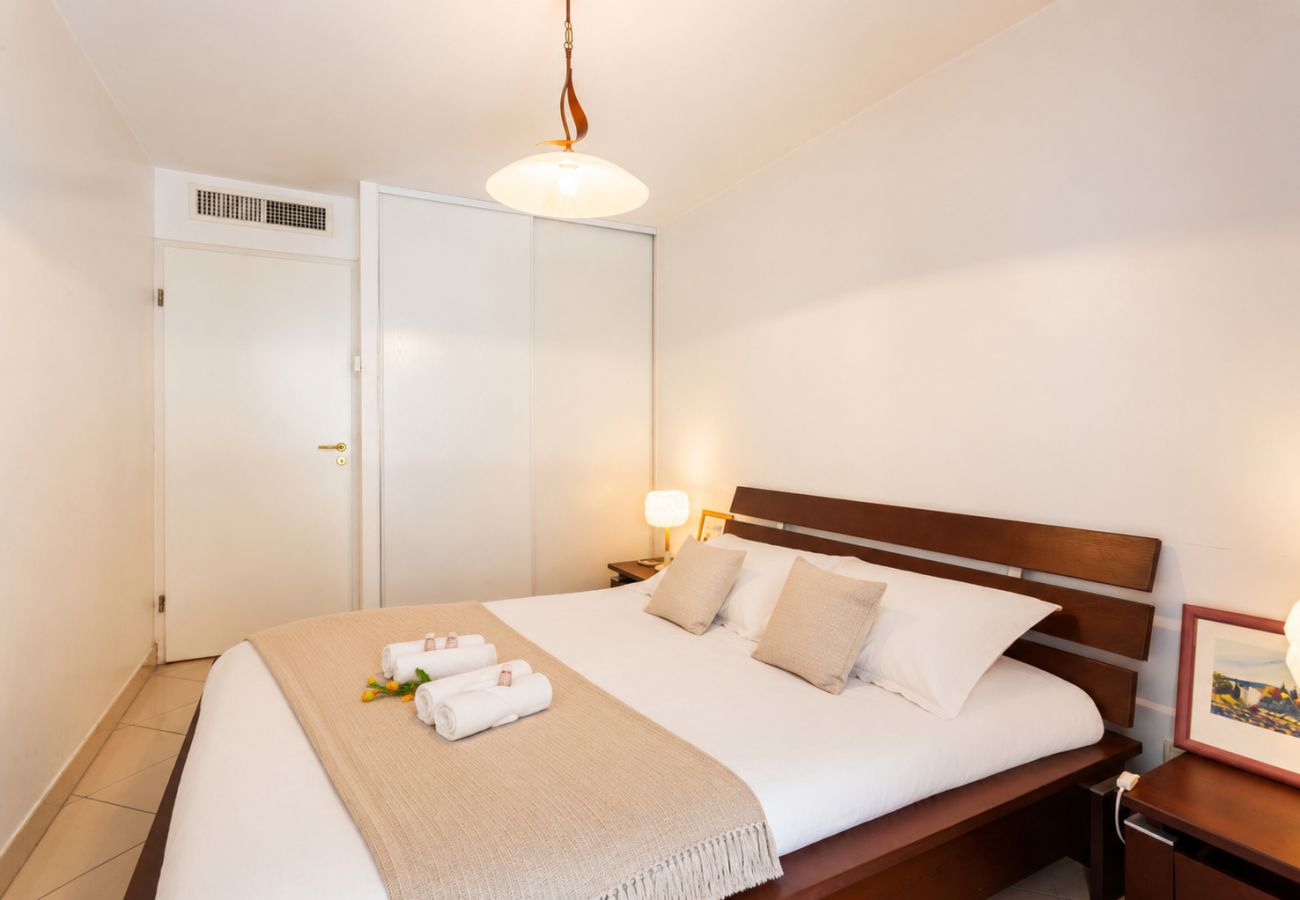 Апартаменты на Ницца / Nice -  PALAIS LIBERTE,  Appartement avec terrasse, proche plage  by RIVIERA HOLIDAY HOMES 